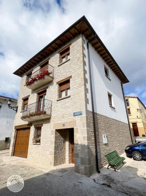 Casa Zunbeltz De 3 Habitaciones En Plena Montana Lezaun Luaran gambar
