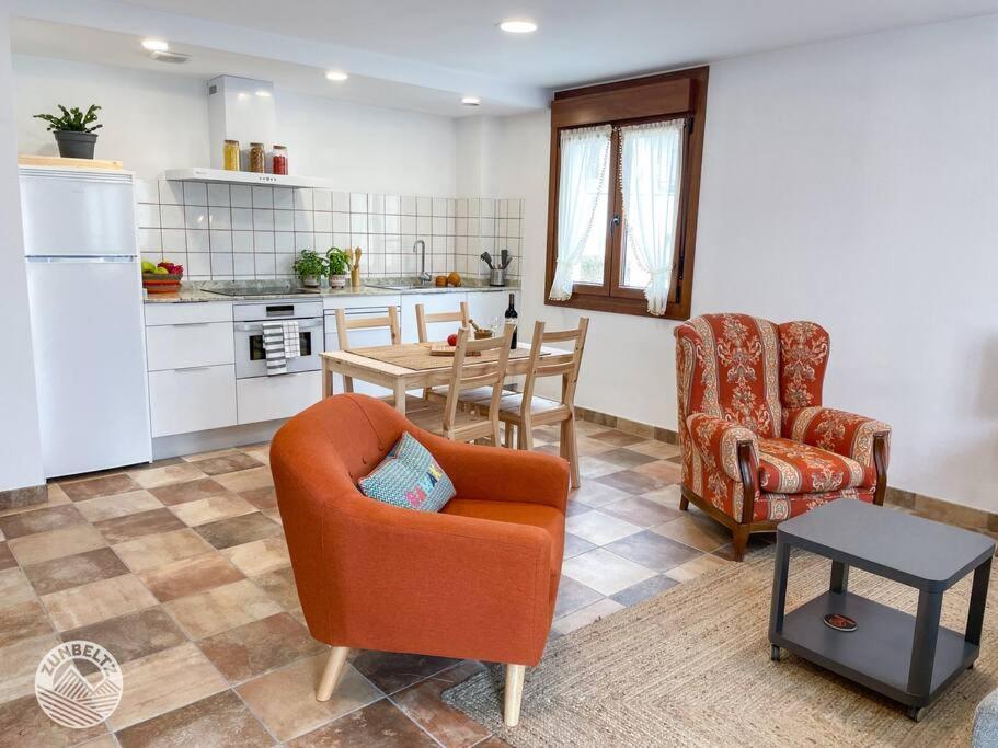 Casa Zunbeltz De 3 Habitaciones En Plena Montana Lezaun Luaran gambar