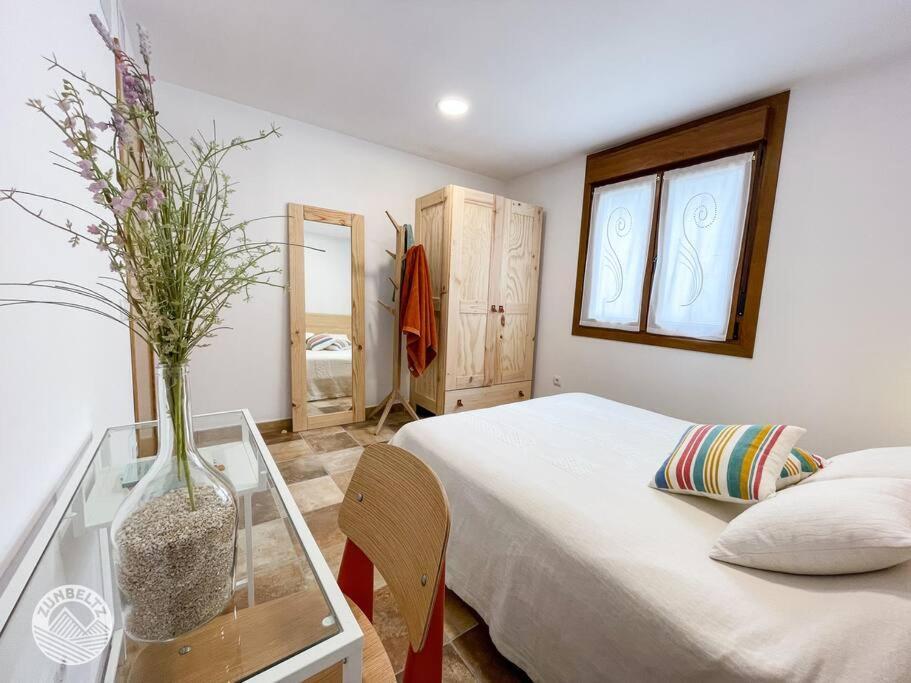 Casa Zunbeltz De 3 Habitaciones En Plena Montana Lezaun Luaran gambar